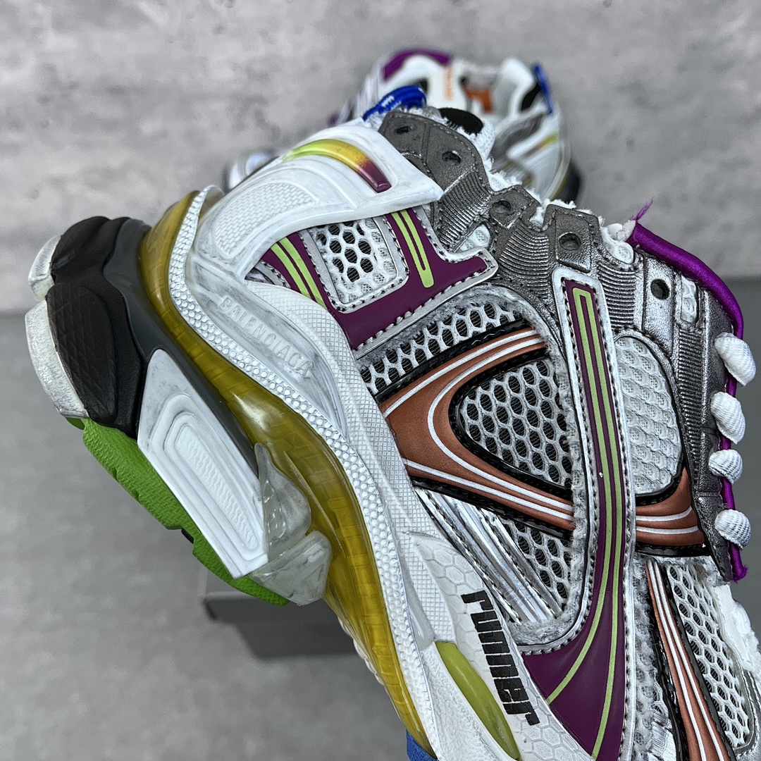 Balenciaga Runner 7.5 - Image 107