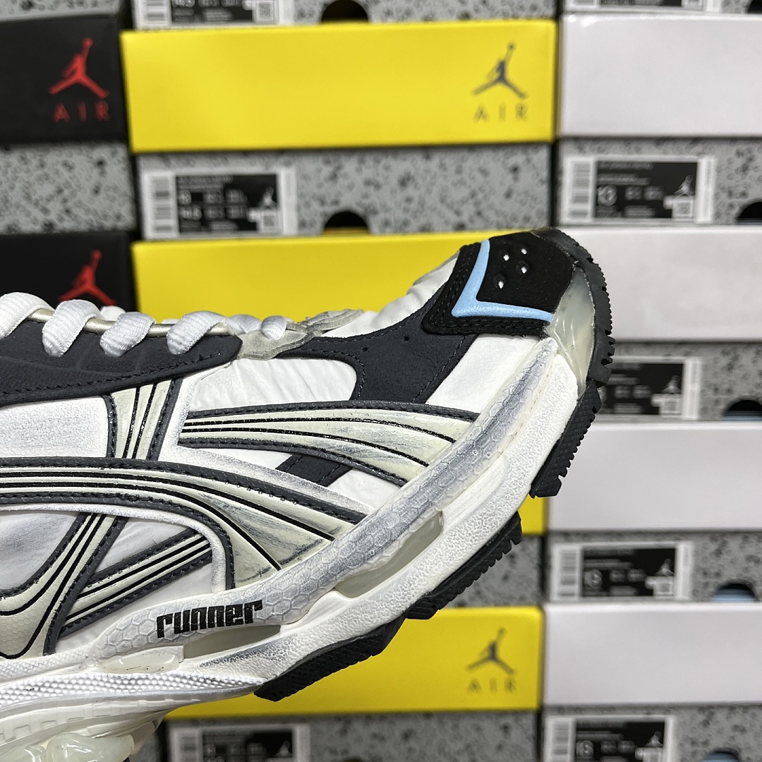 Balenciaga BLCG Runner 7.5 - Image 9