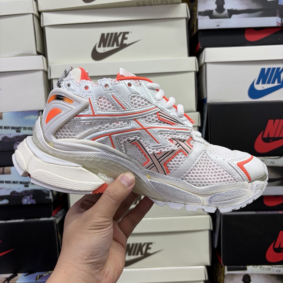 Balenciaga BLCG Runner7.0 - Image 52