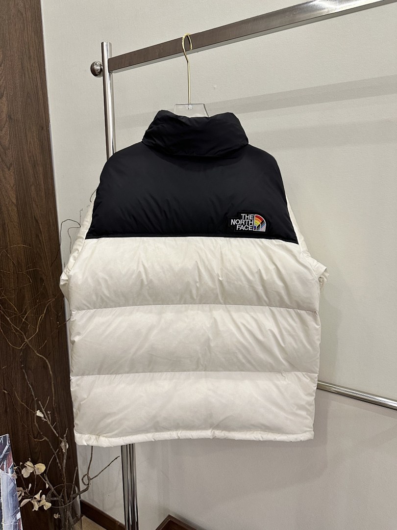Chanel The North Face 1996 Retro Nuptse 700 Fill Packable Jacket - Image 48