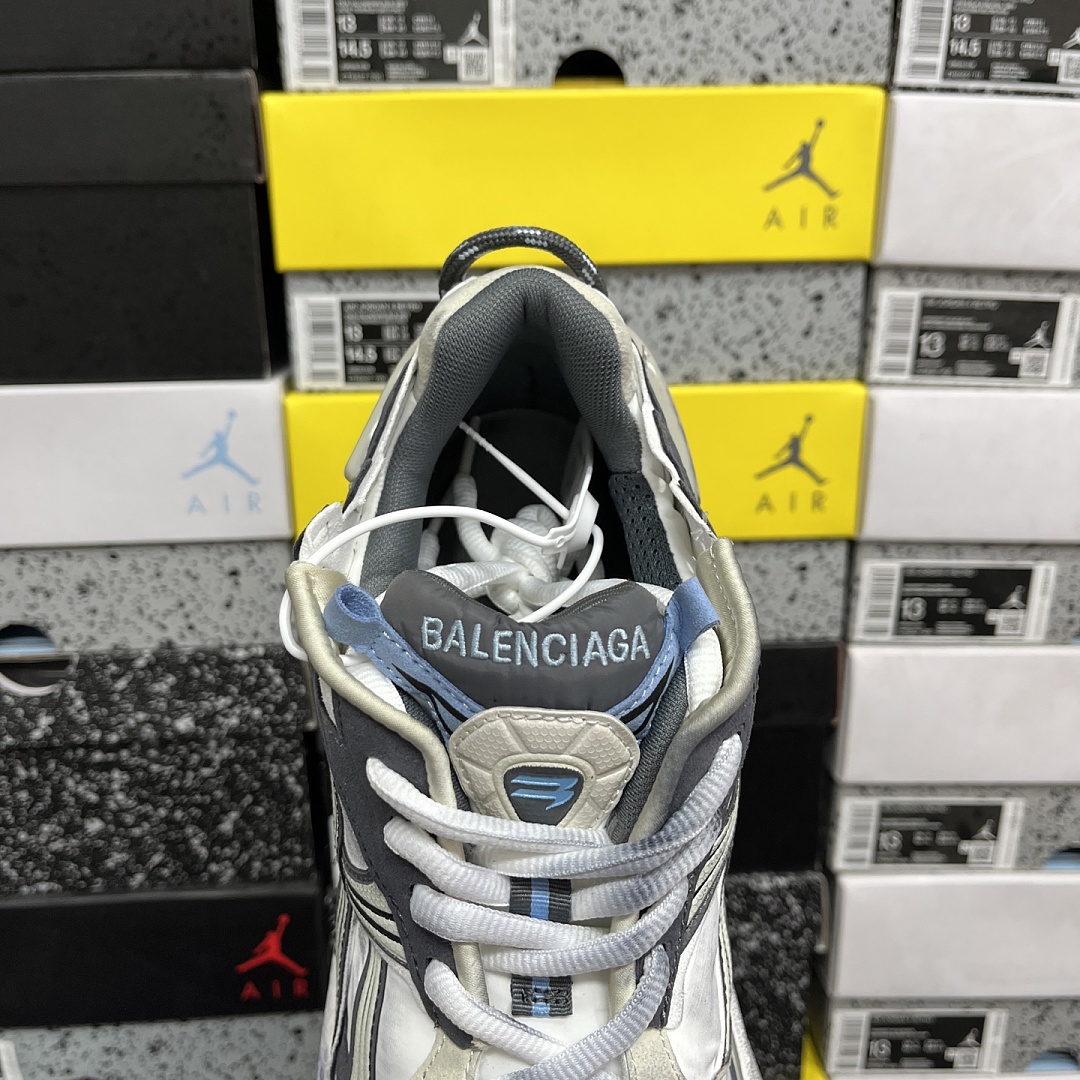 Balenciaga BLCG Runner 7.5 - Image 4