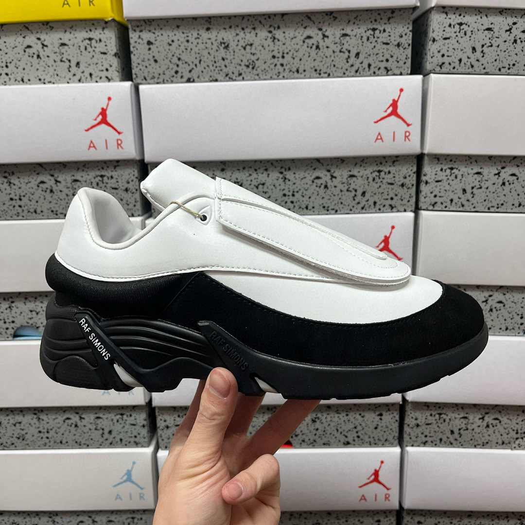 On Running Raf Simons Antei Low Top - Image 9