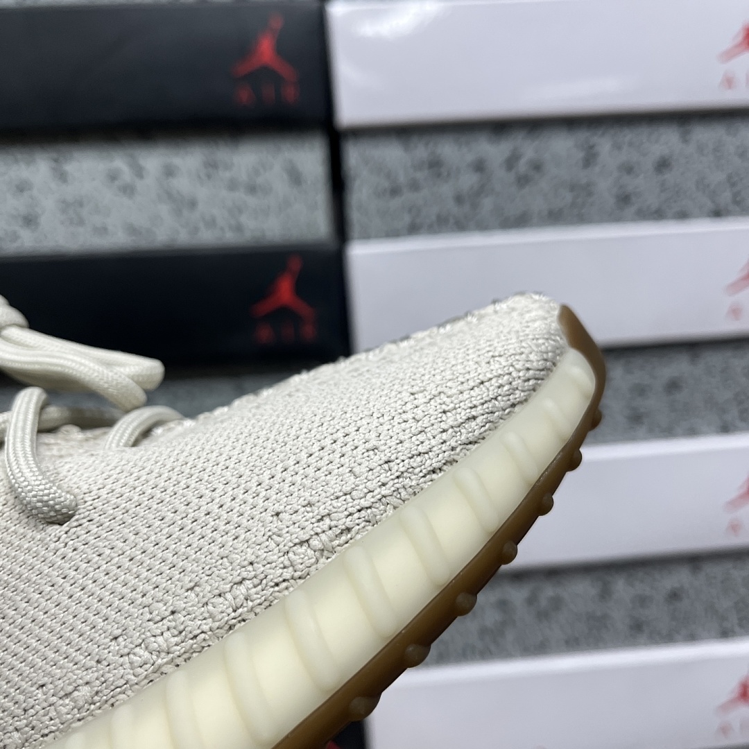 Adidas Yeezy Boost 350 V2 - Image 2