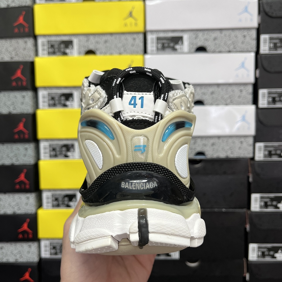 Balenciaga BLCG Runner 7.0 - Image 2
