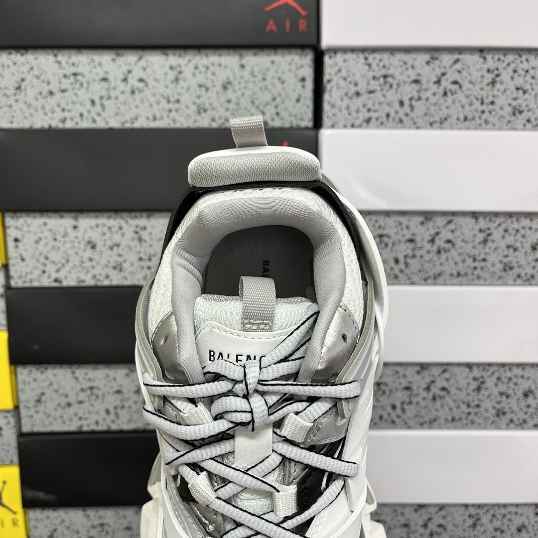 Balenciaga BLCG Track 3.0 - Image 5