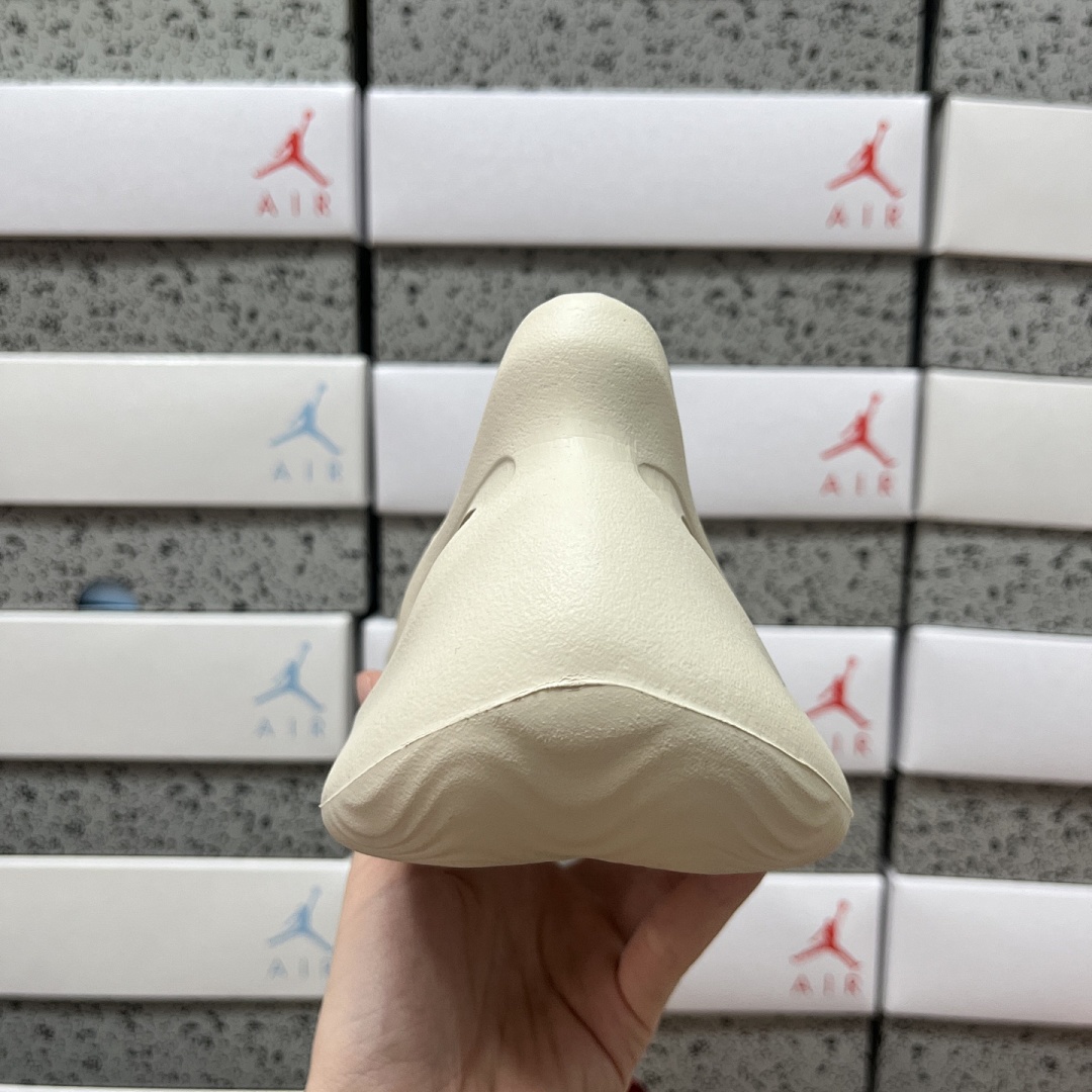 Adidas Slide/Foam Runner - Image 11