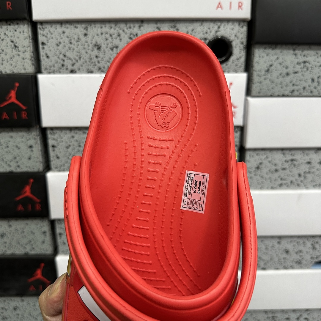 Crocs Classic Clog Lightning McQueen Collab - Image 11