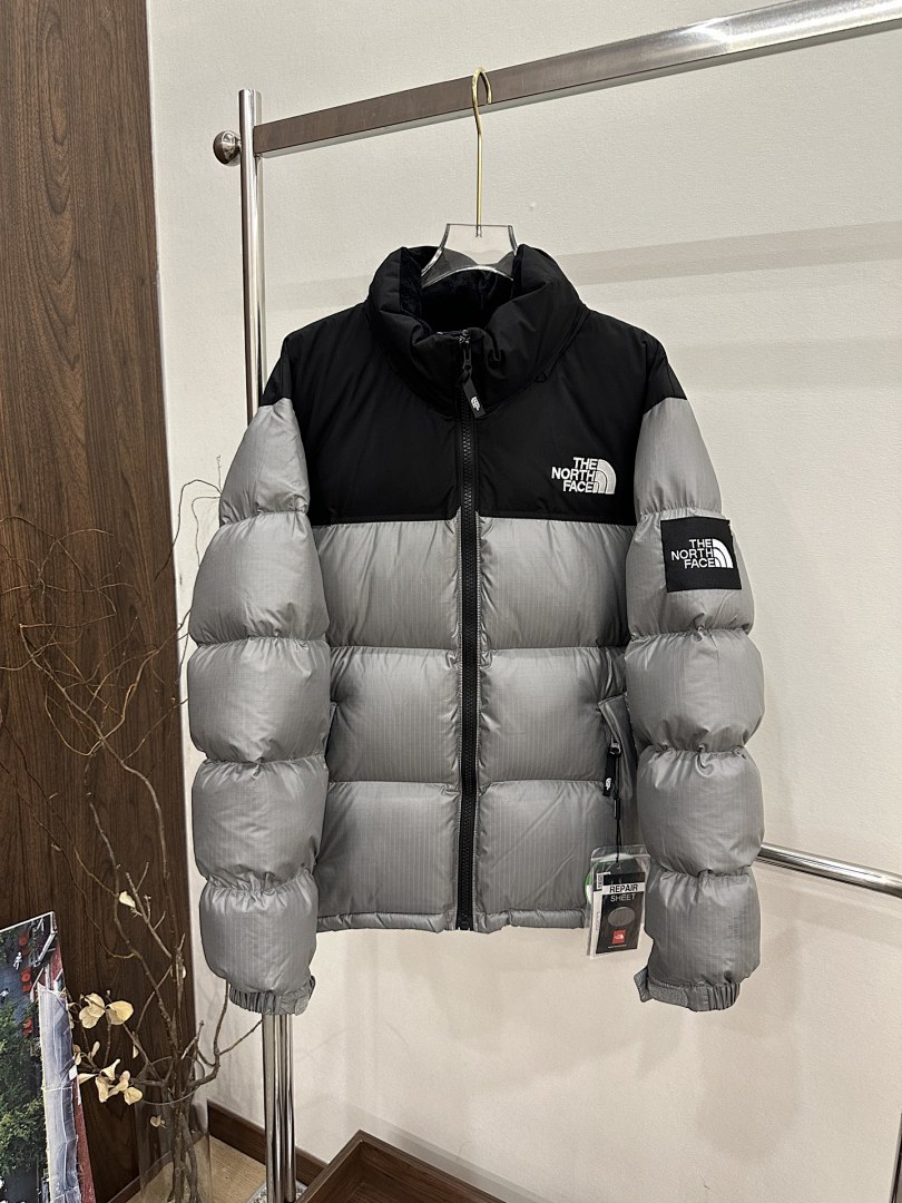 Chanel The North Face White Label Novelty Nuptse Down Jacket (Asia Sizing) - Image 44