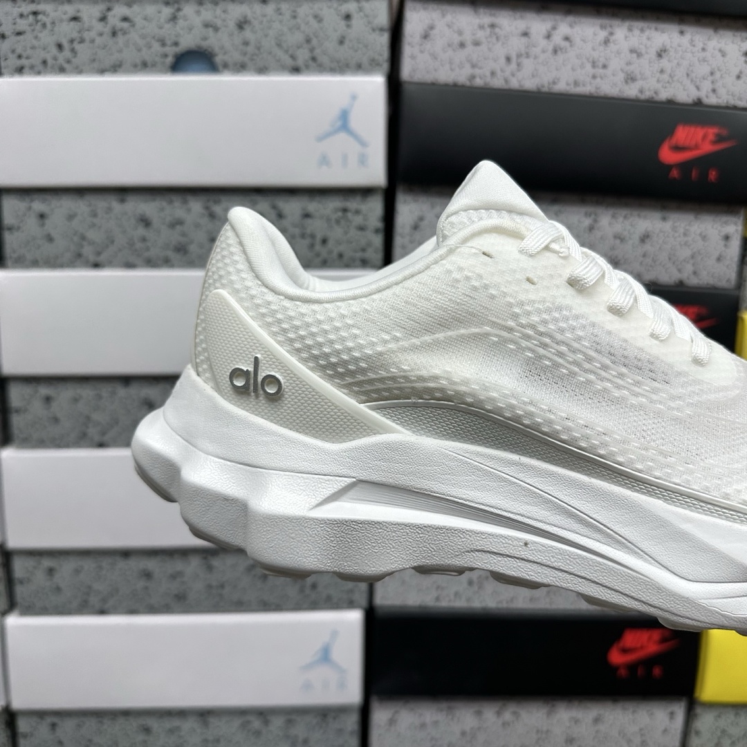 Alo Yoga Rnner A0590U_WHITE/WHITE - Image 2