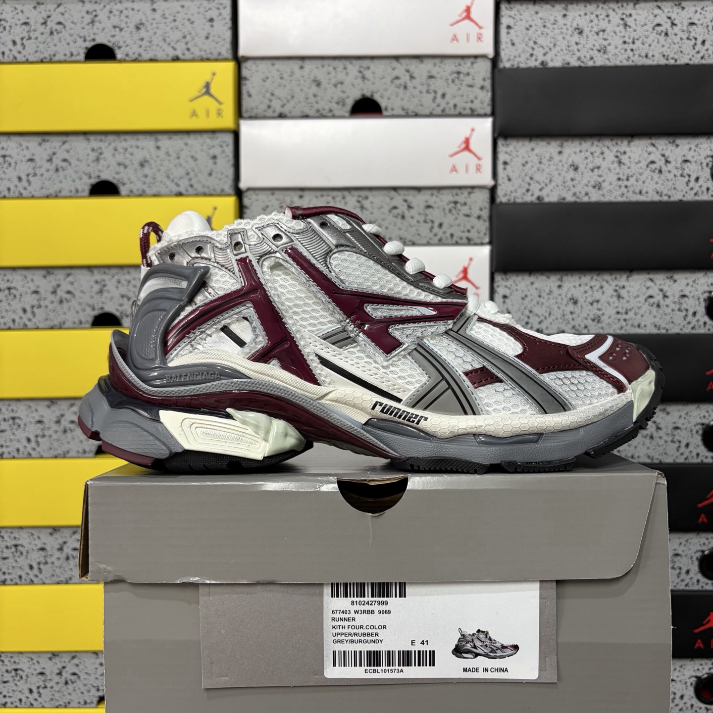 Balenciaga BLCG Runner 7.0 - Image 13