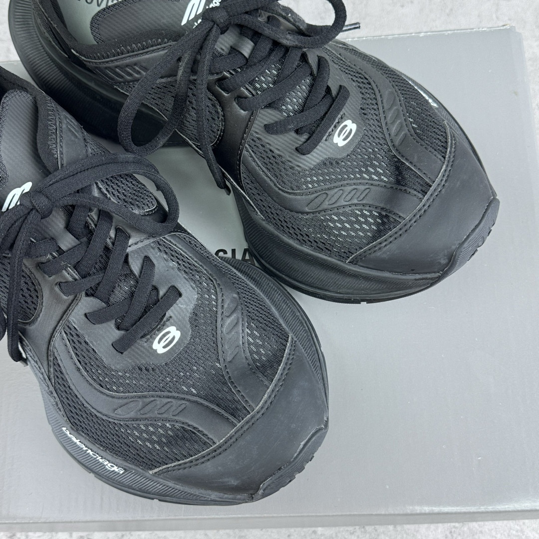 Balenciaga Circuit - Image 5