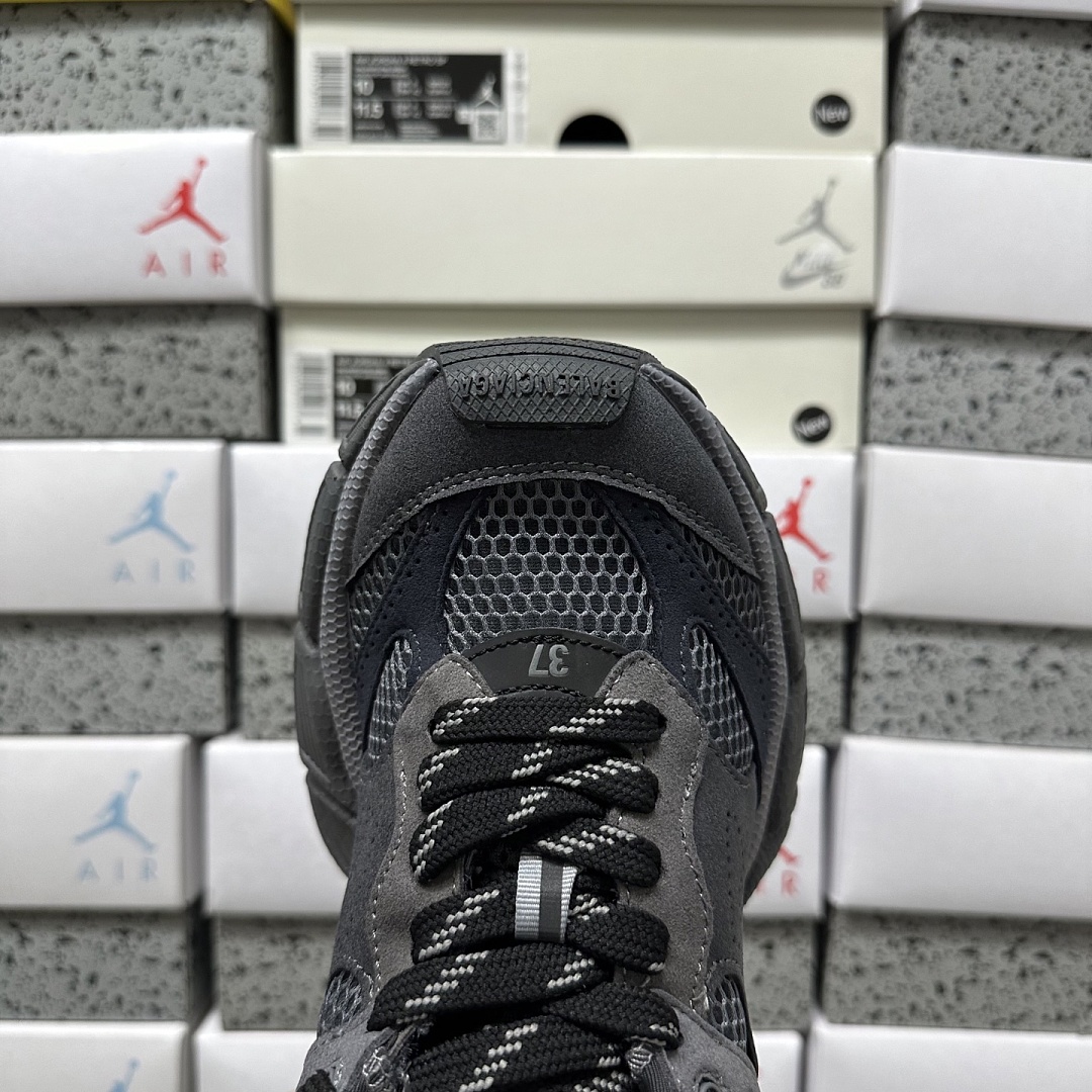 Balenciaga 3XL Sneakers - Image 15