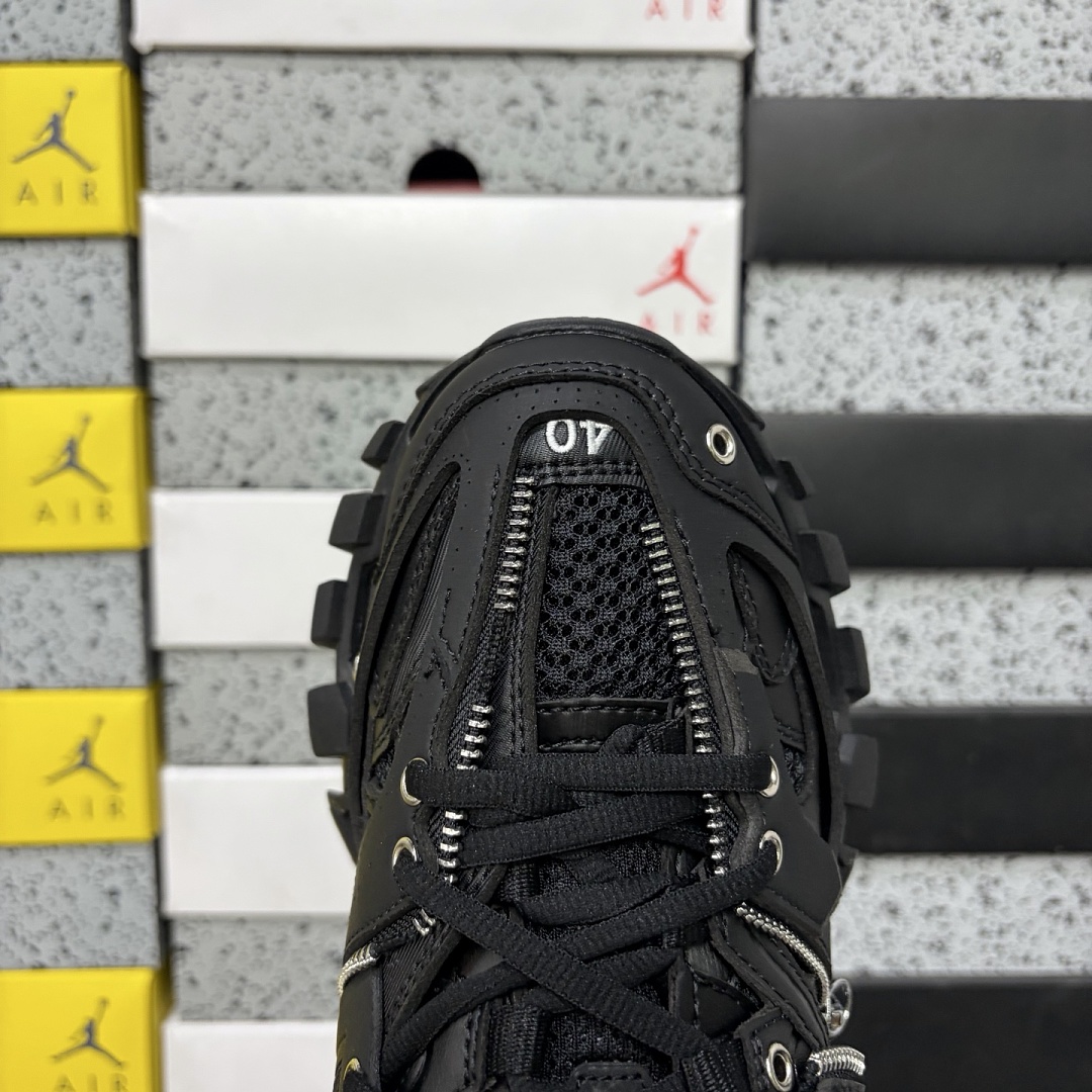 Balenciaga BLCG Track 3.0 - Image 5