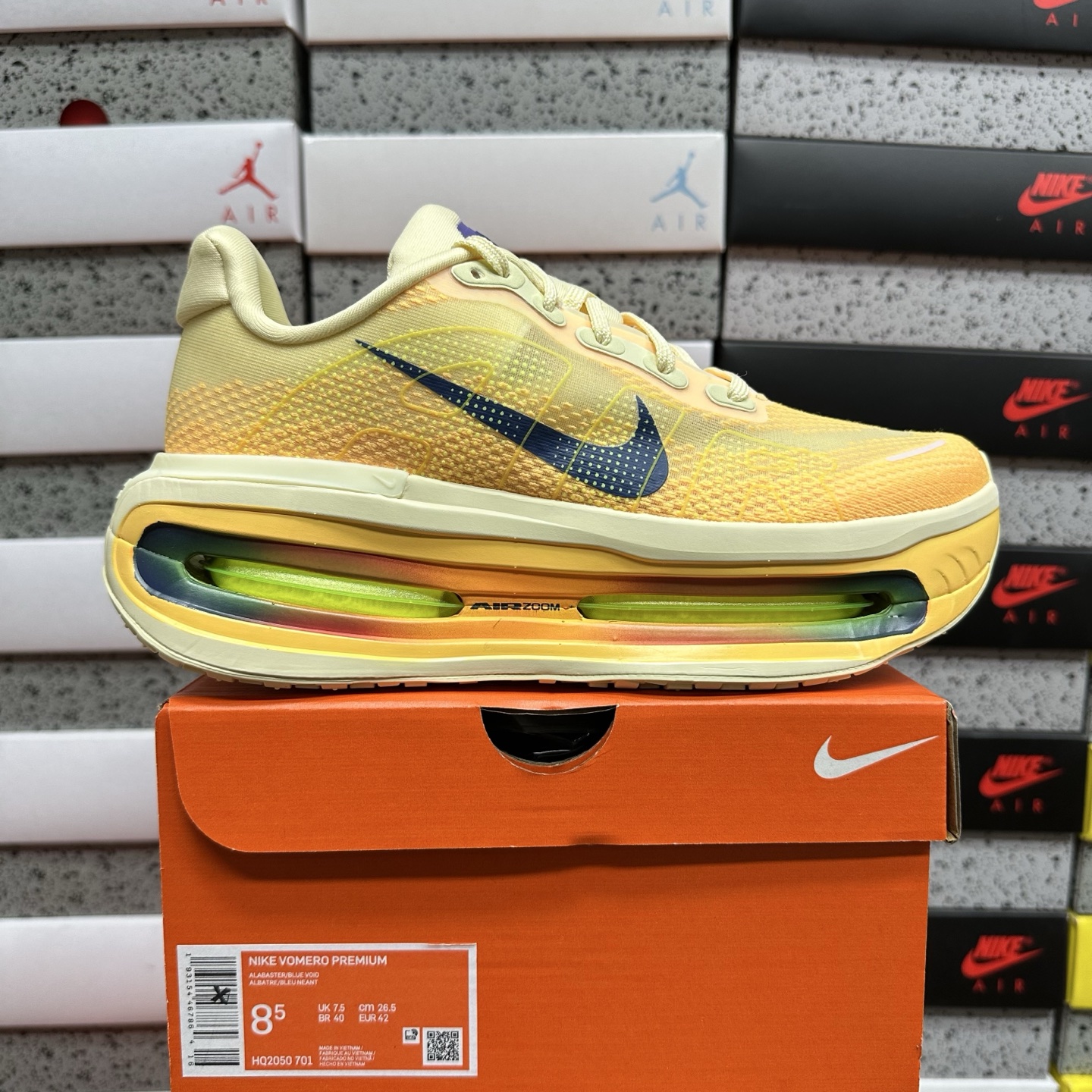 Nike Vomero Premium Alabaster - Image 11