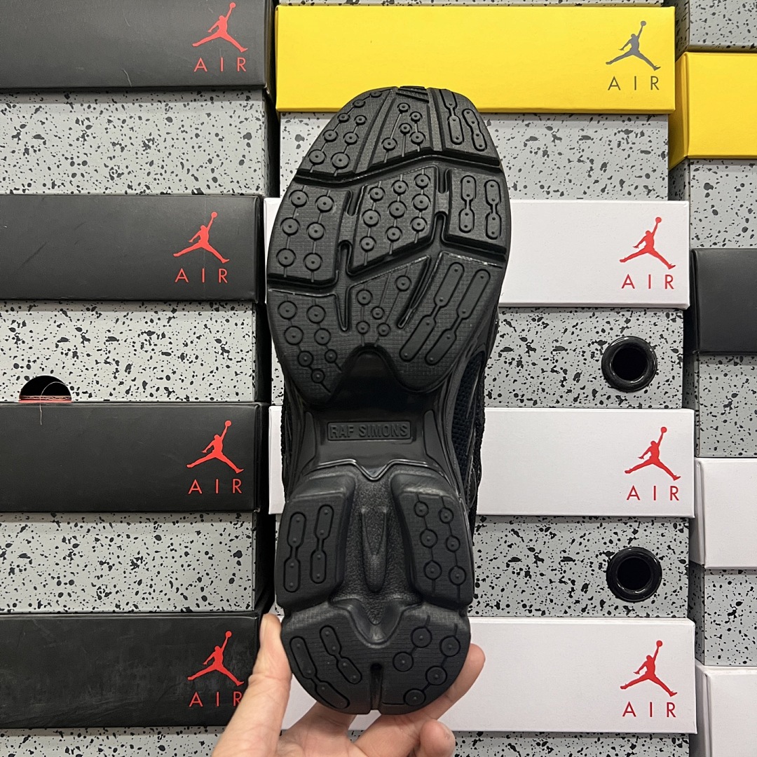 On Running Raf Simons Pharaxus - Image 3