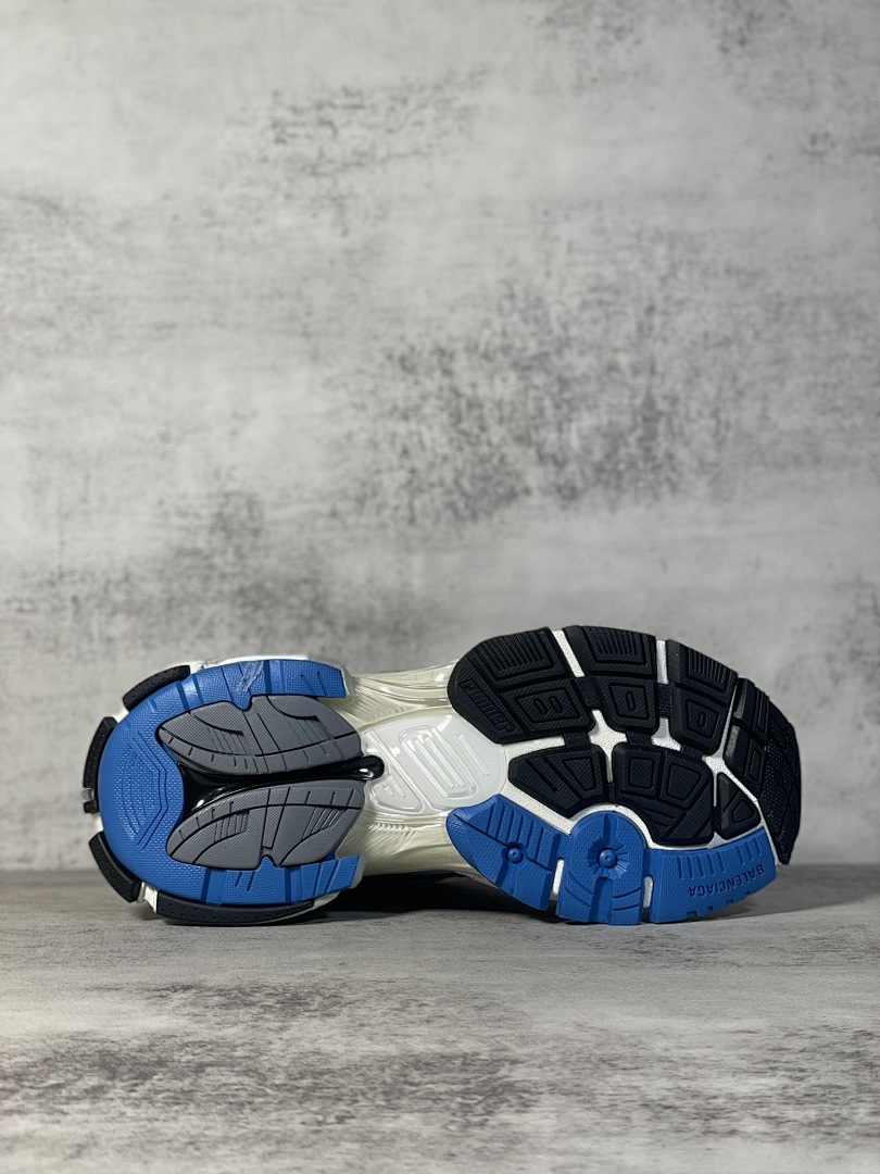 Balenciaga Runner 7.5 - Image 40