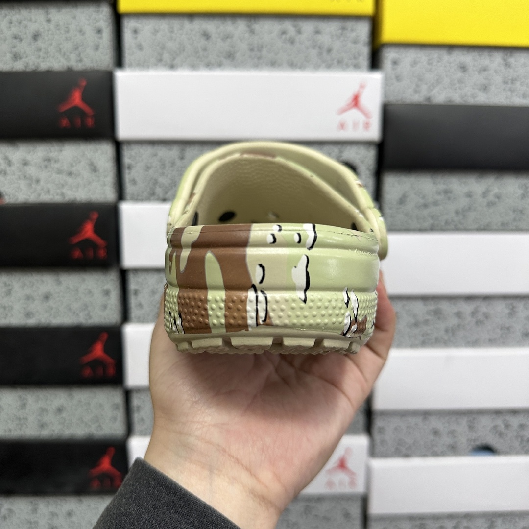 Crocs Classic Clog XLARGE Desert Camo Collab - Image 5