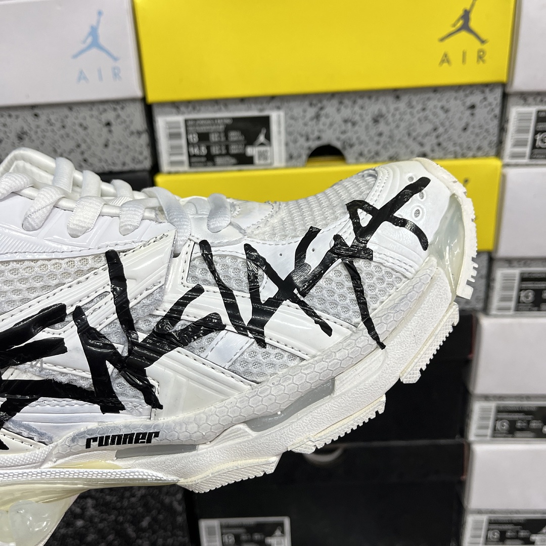 Balenciaga BLCG Runner 7.0 - Image 2