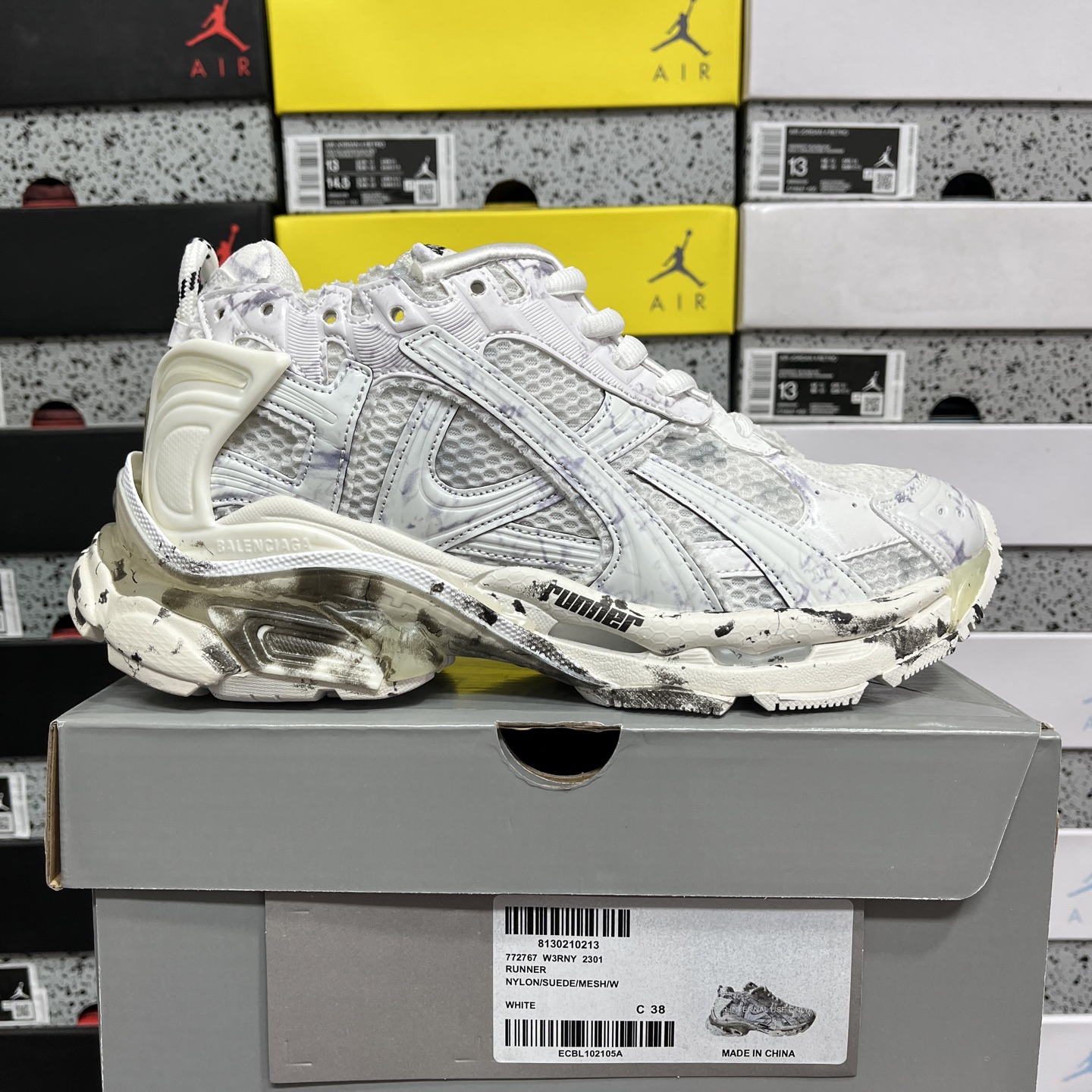 Balenciaga BLCG Runner 7.5 - Image 11