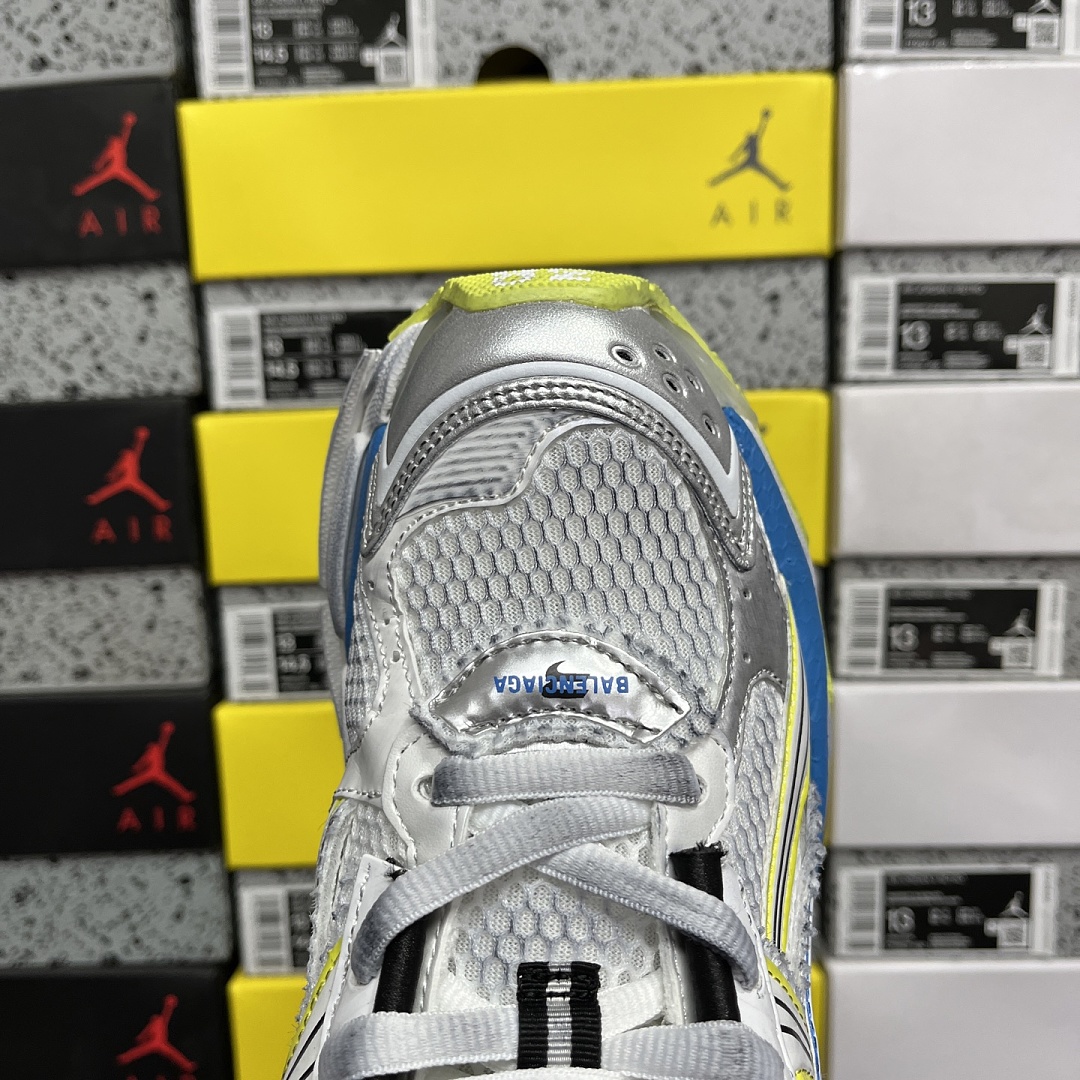 Balenciaga BLCG Runner 7.5 - Image 9