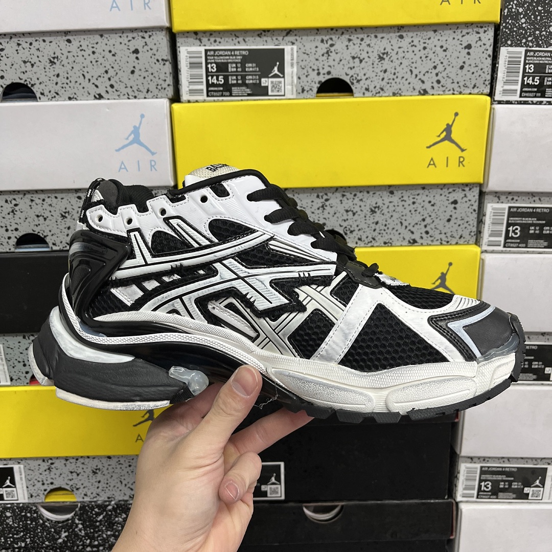 Balenciaga BLCG Runner 7.0 - Image 9