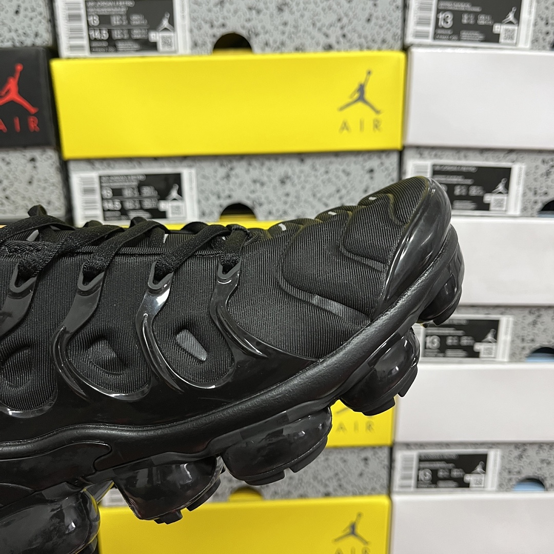 Nike Air VaporMax Plus - Image 4
