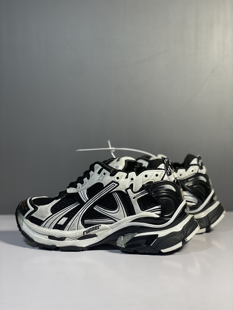 Balenciaga Runner 7.5 - Image 72