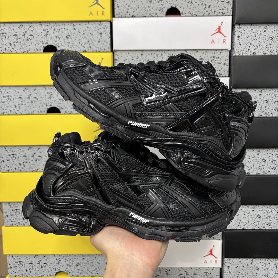 Balenciaga BLCG Runner Black 7.0 - Image 9
