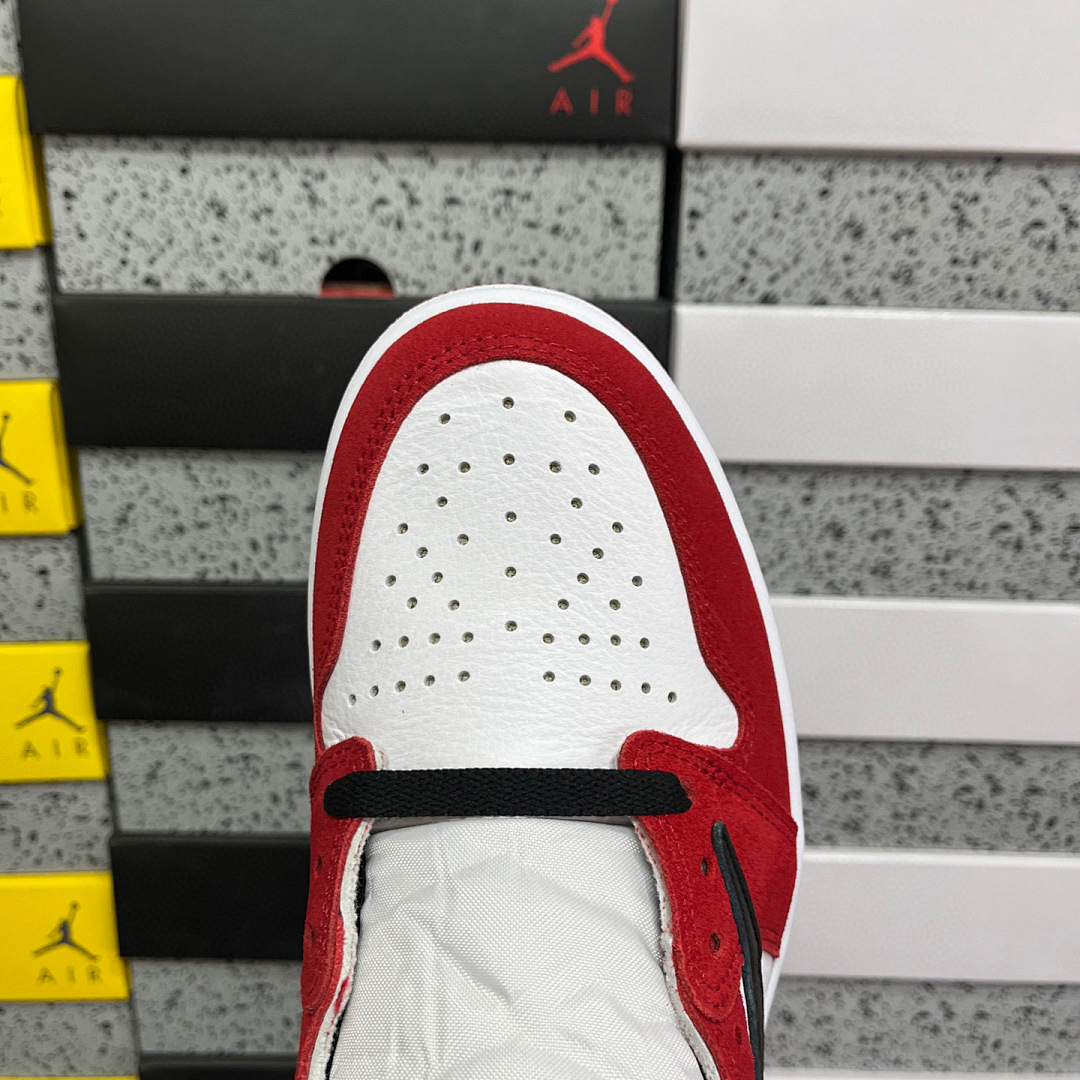 Nike Travis Scott × Air Jordan 1 "Chicago" Reverse High - Image 10