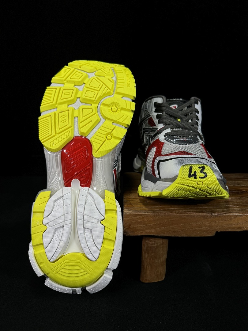 Balenciaga BLCG Runner 7.0 - Image 4