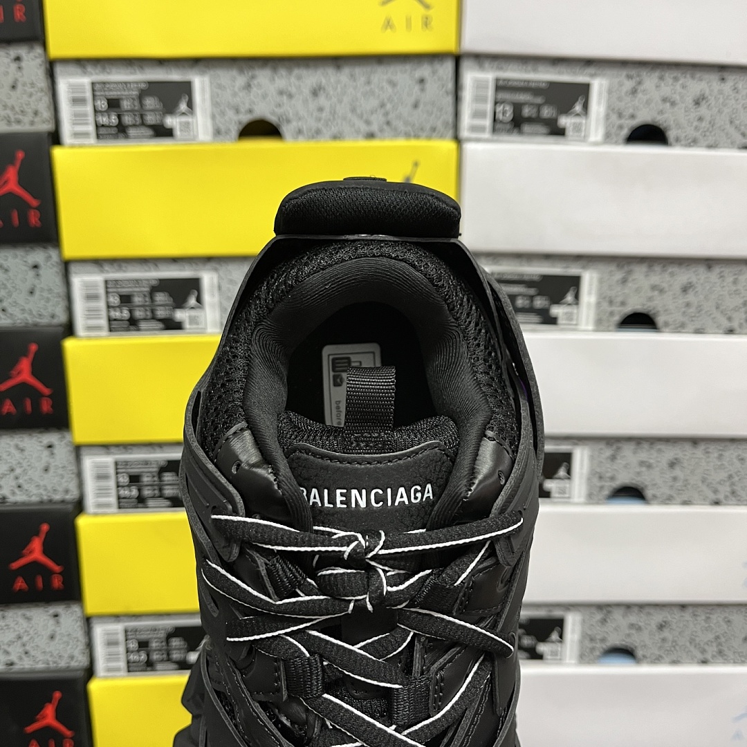 Balenciaga BLCG Track 3.0 Black LED - Image 5