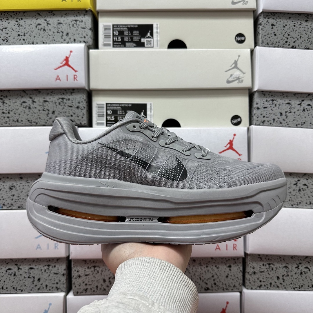 Nike Vomero Premium HQ2050-755 - Image 2