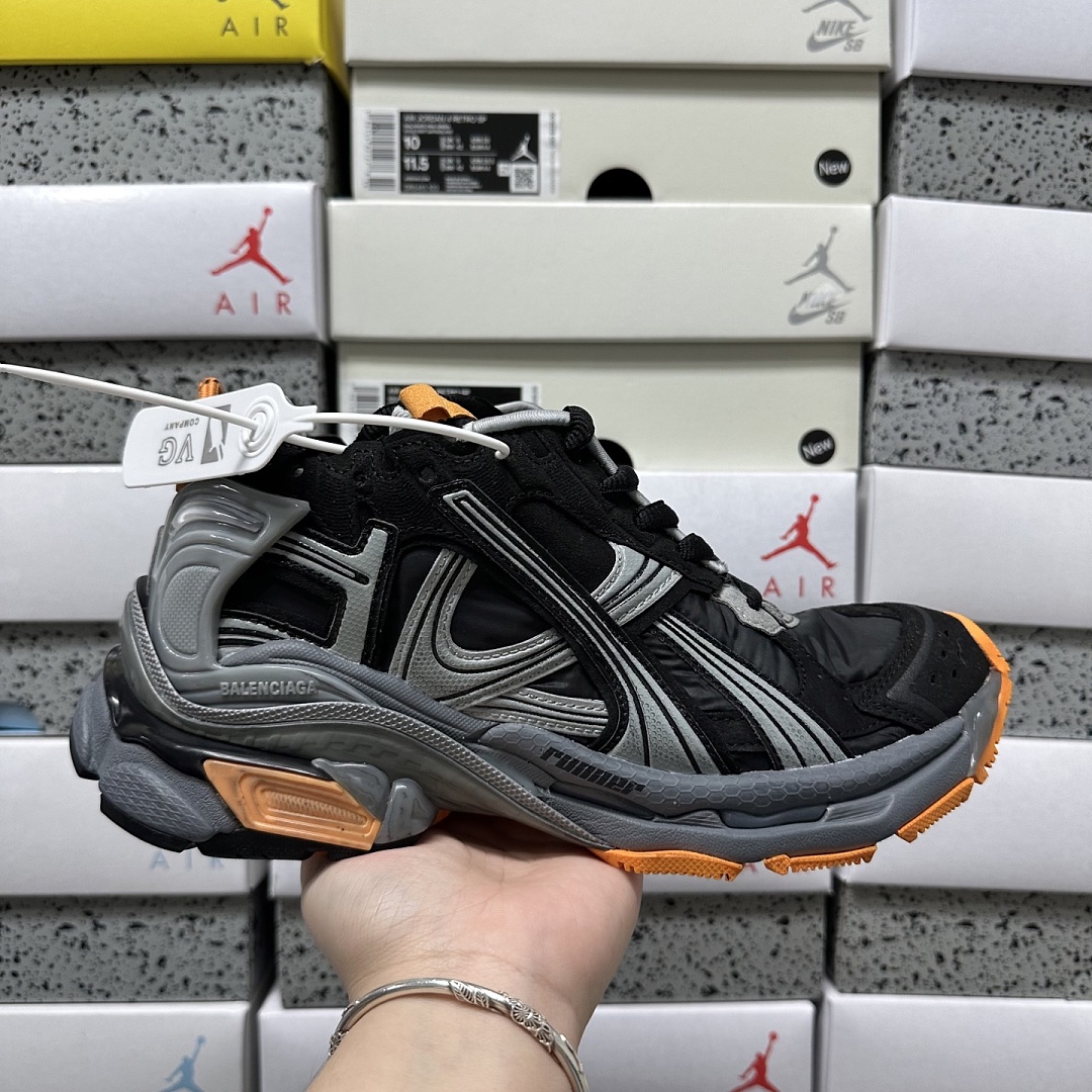 Balenciaga BLCG Runner - Image 24