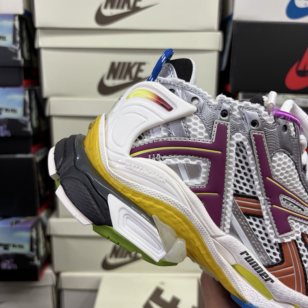 Balenciaga BLCG Runner7.0 - Image 69