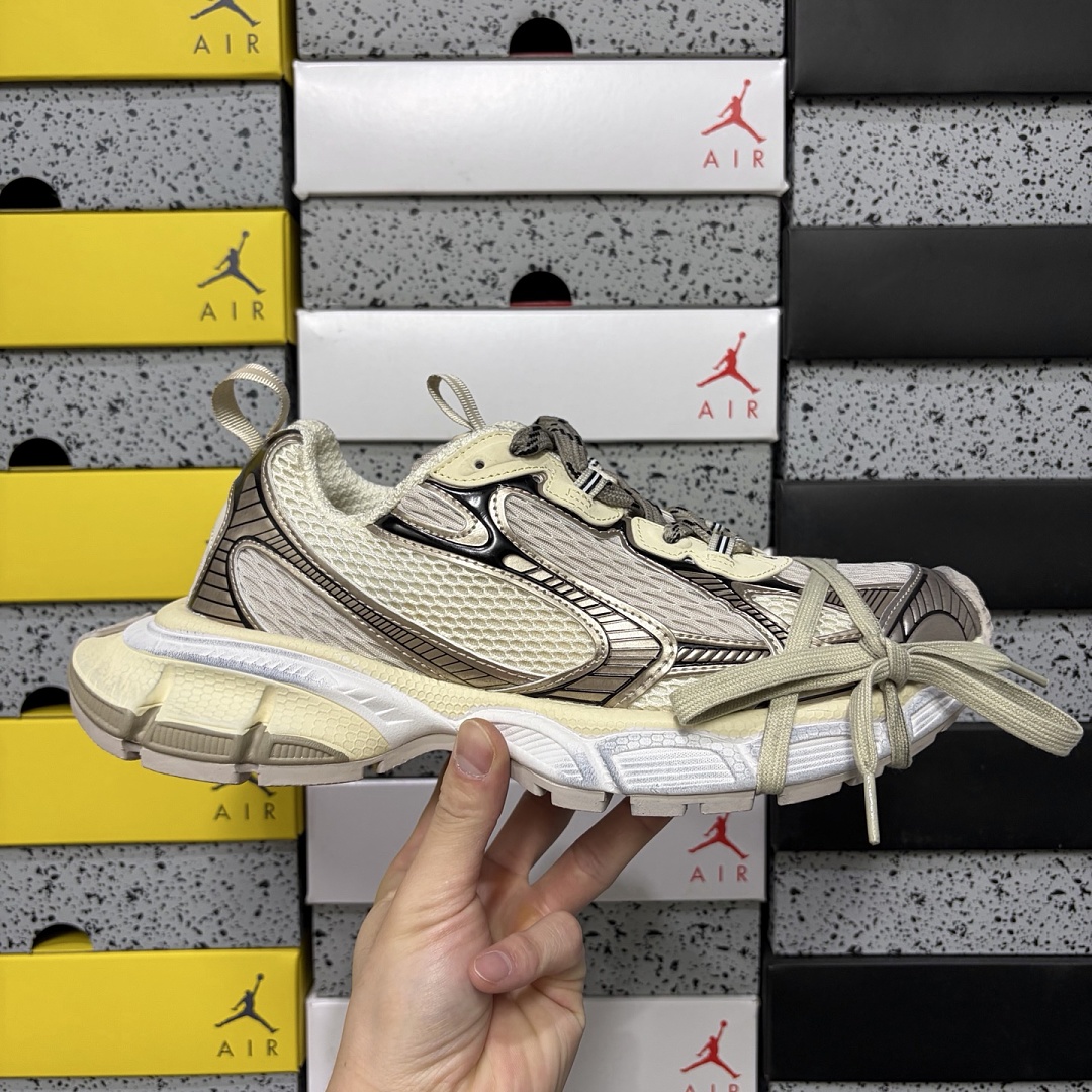 Balenciaga BLCG 3XL - Image 9