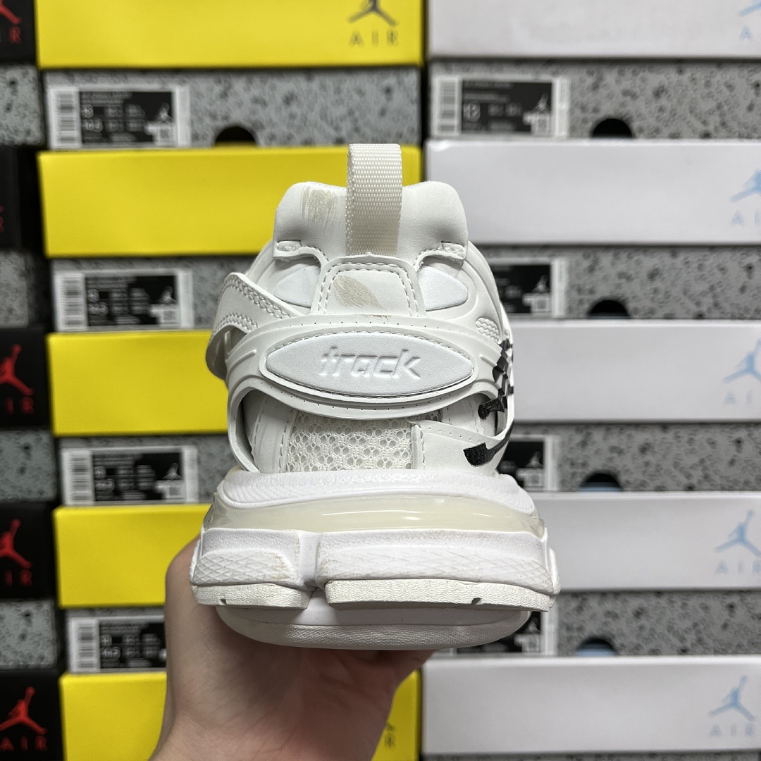 Balenciaga BLCG Track 3.0 - Image 4