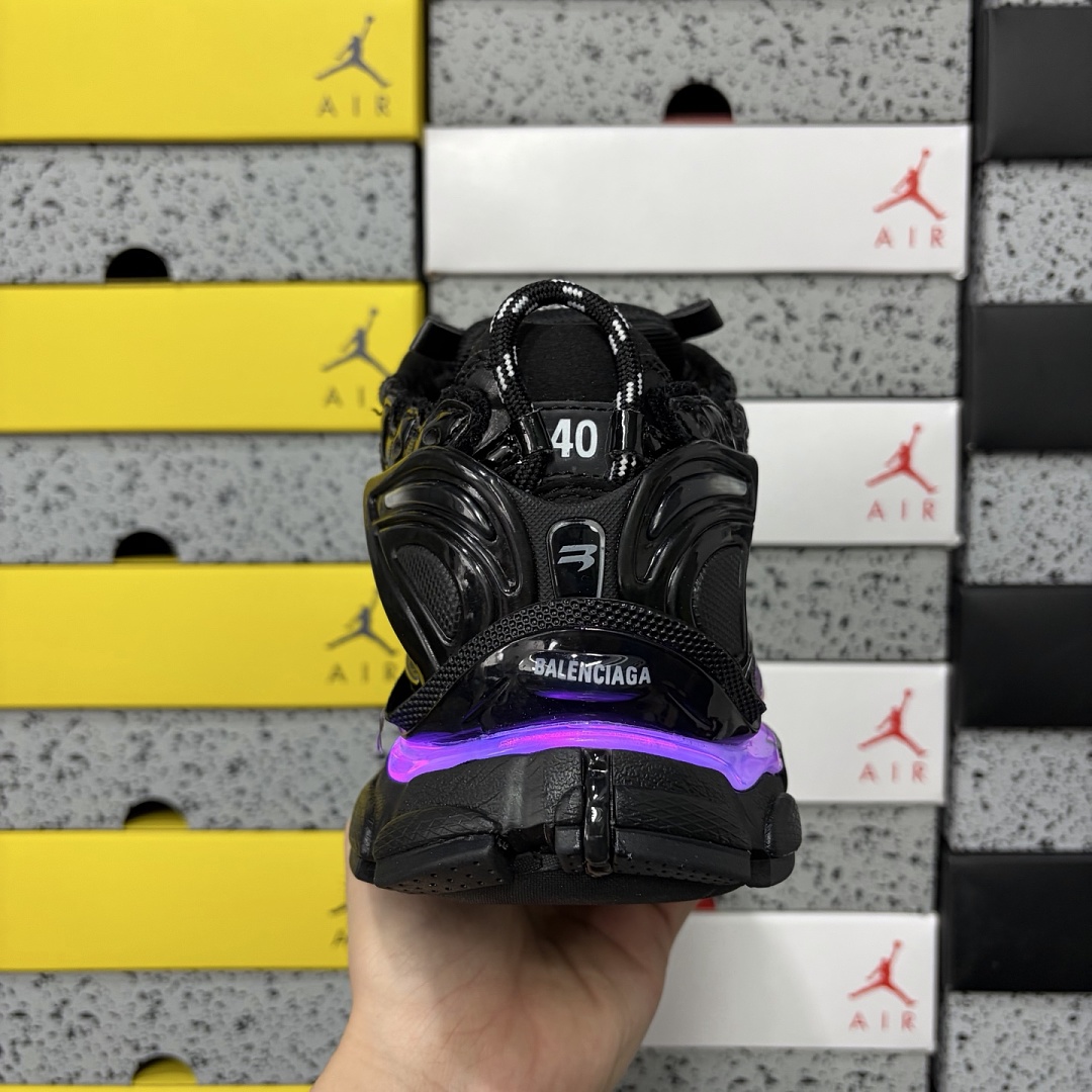 Balenciaga Runner LED Black 7.5 - Image 9