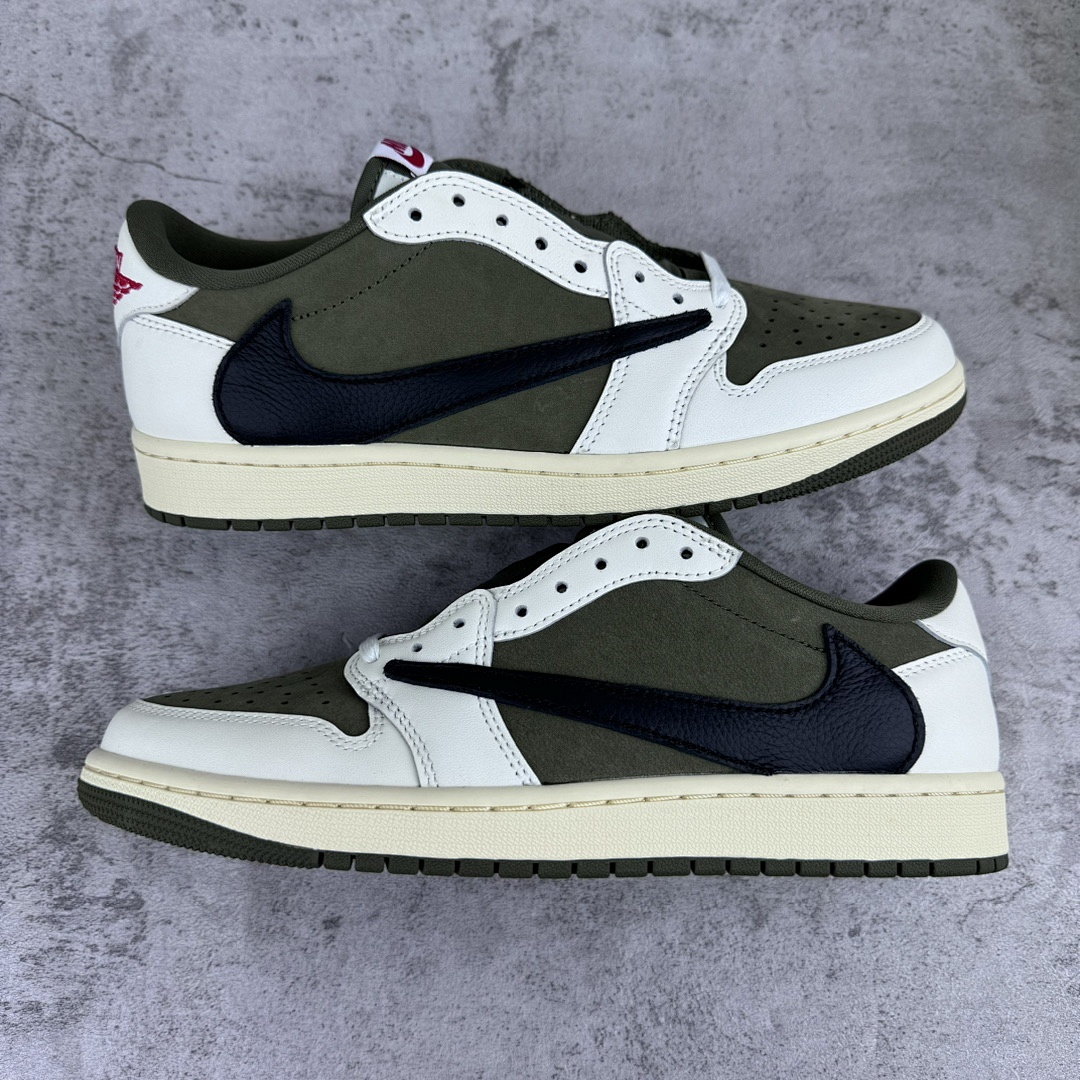 Chanel Nike Dunk SB Low Pro - Image 9