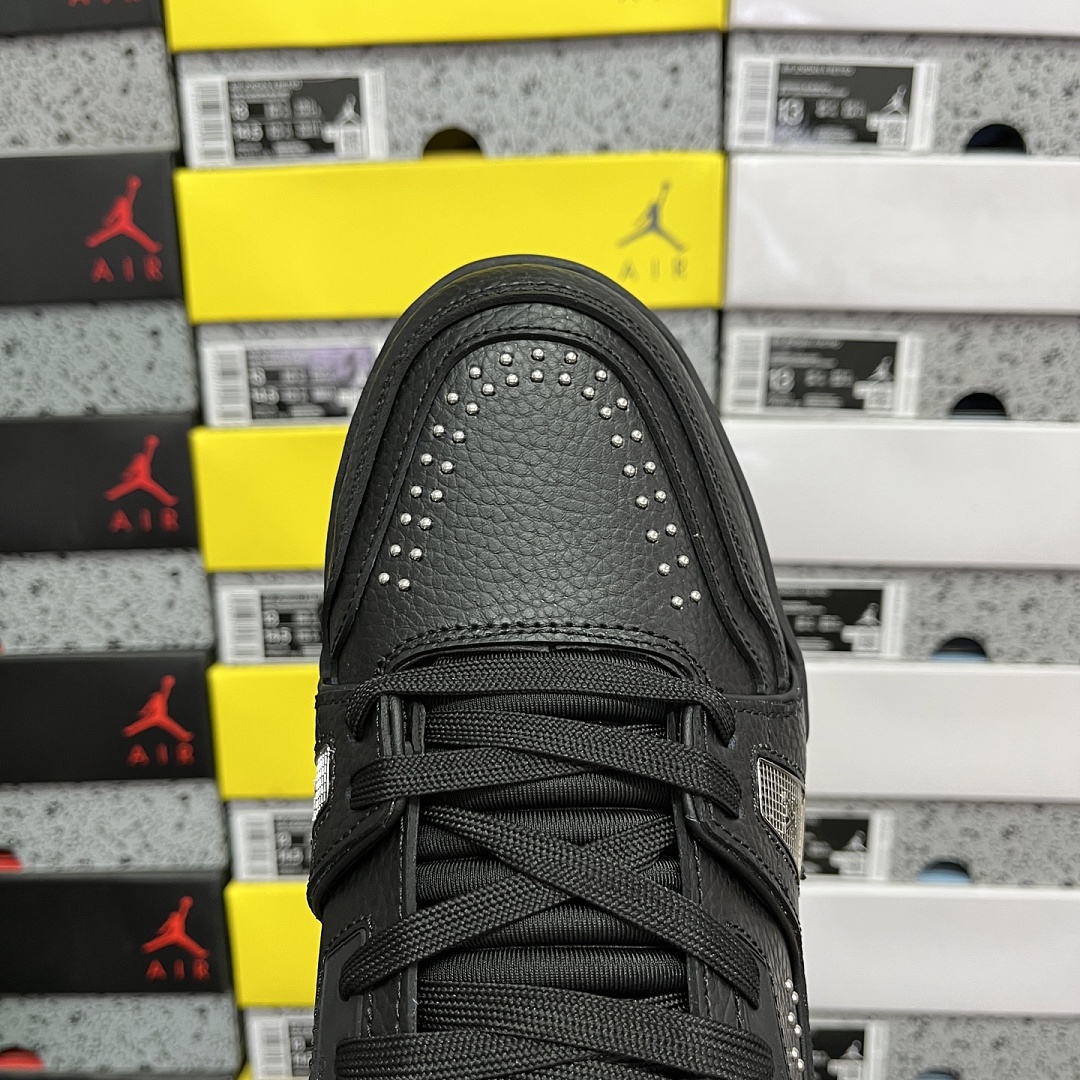 Louis Vuitton Trainer V2-02 - Image 4