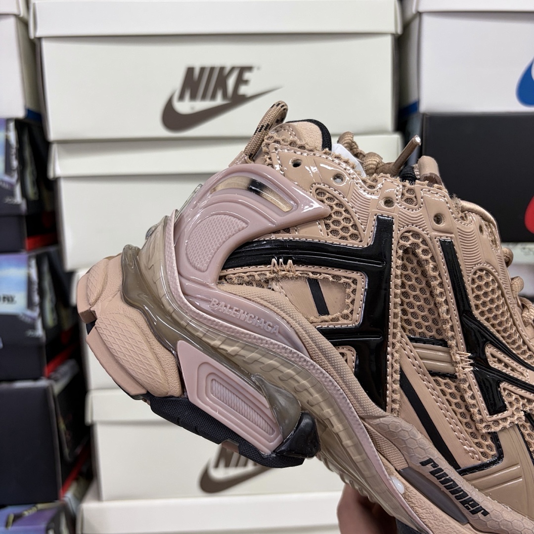 Balenciaga BLCG Runner7.0 - Image 10