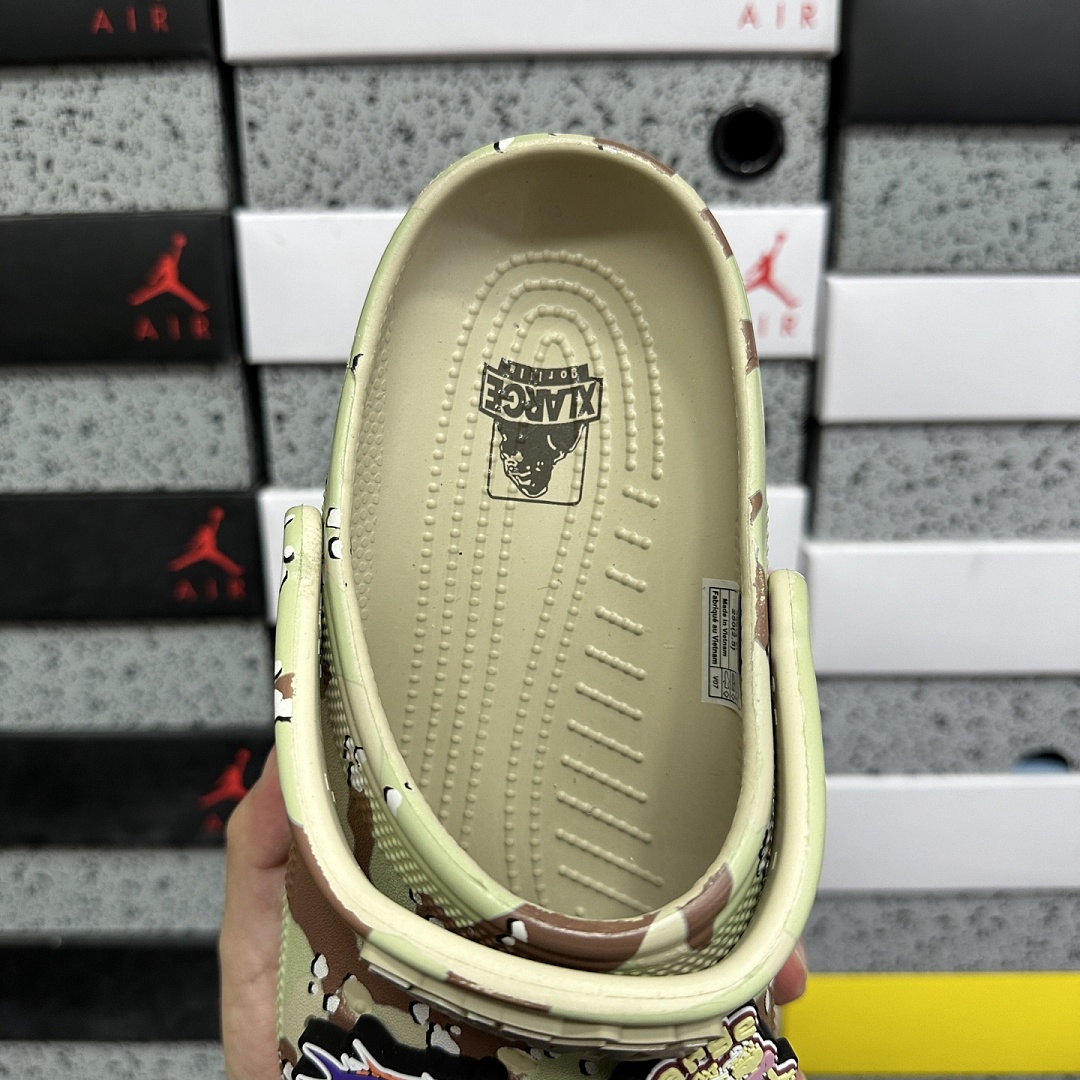 Crocs Classic Clog XLARGE Desert Camo Collab - Image 6