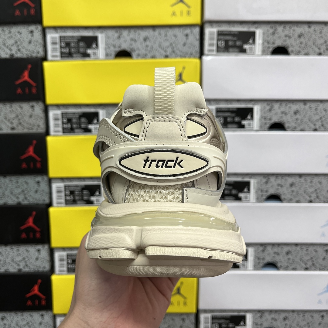 Balenciaga BLCG Track 3.0 - Image 4