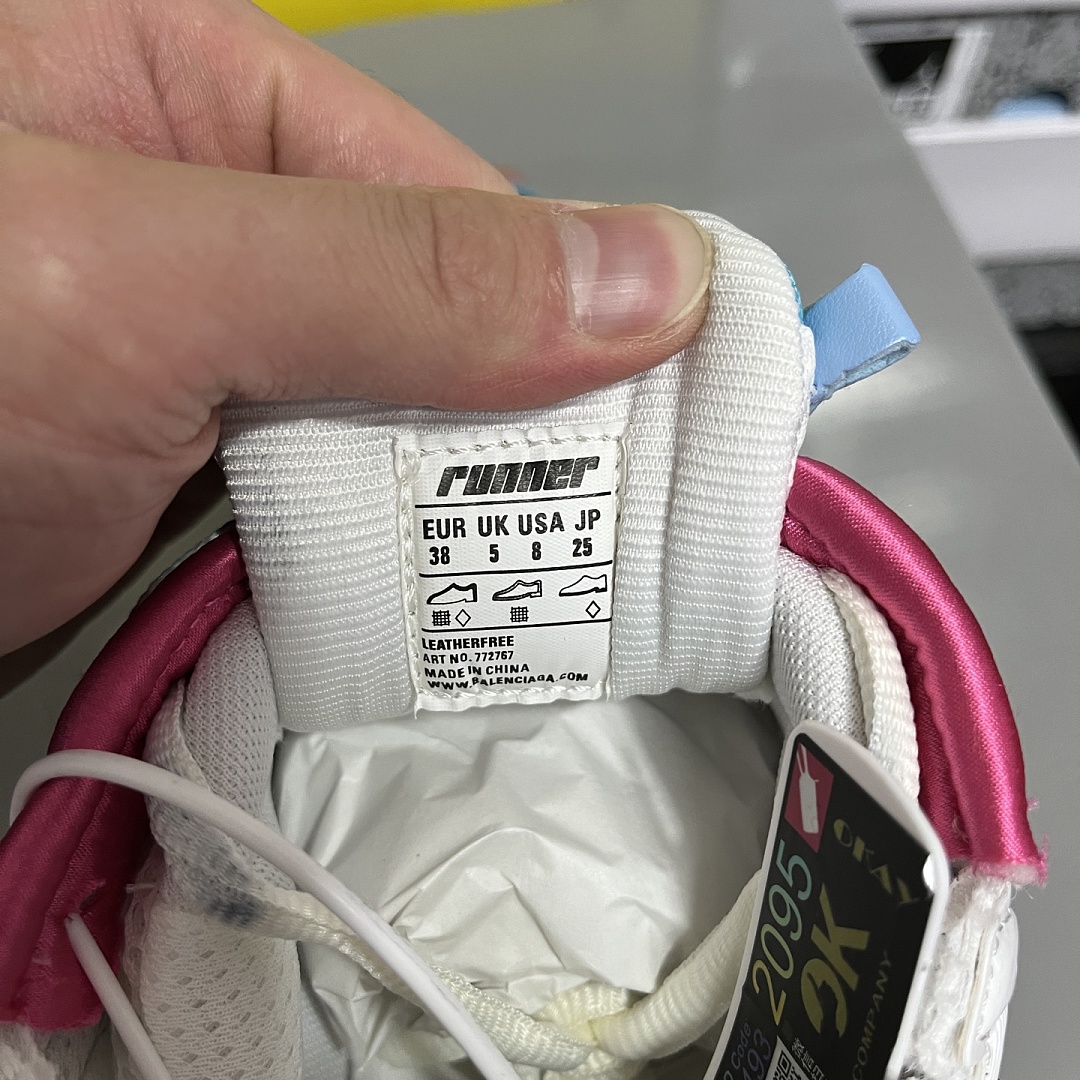 Balenciaga BLCG Runner 7.5 - Image 8