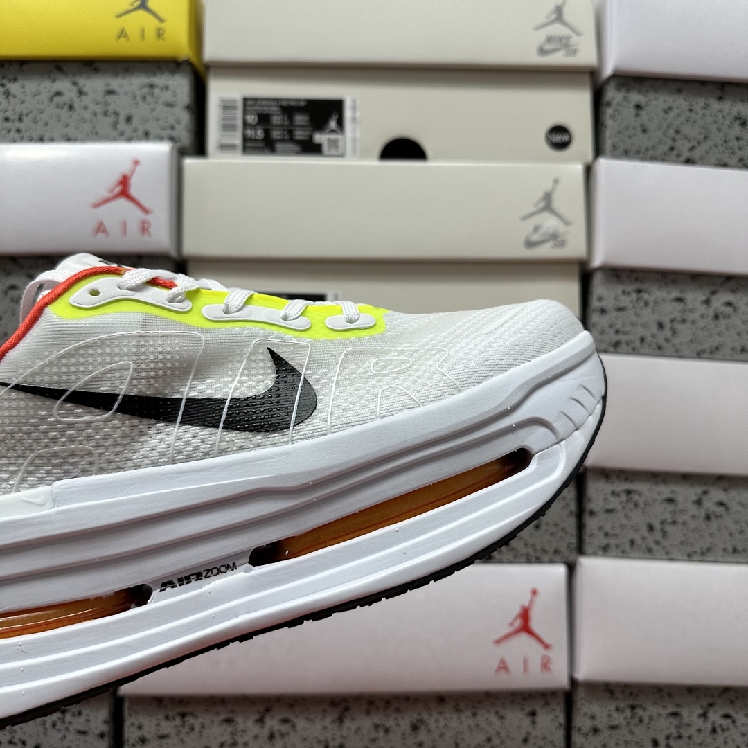 Nike Vomero Premium HQ2050-140 - Image 4