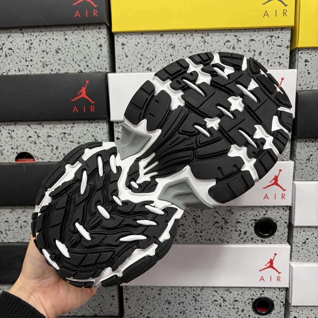 Balenciaga 6XL - Image 4