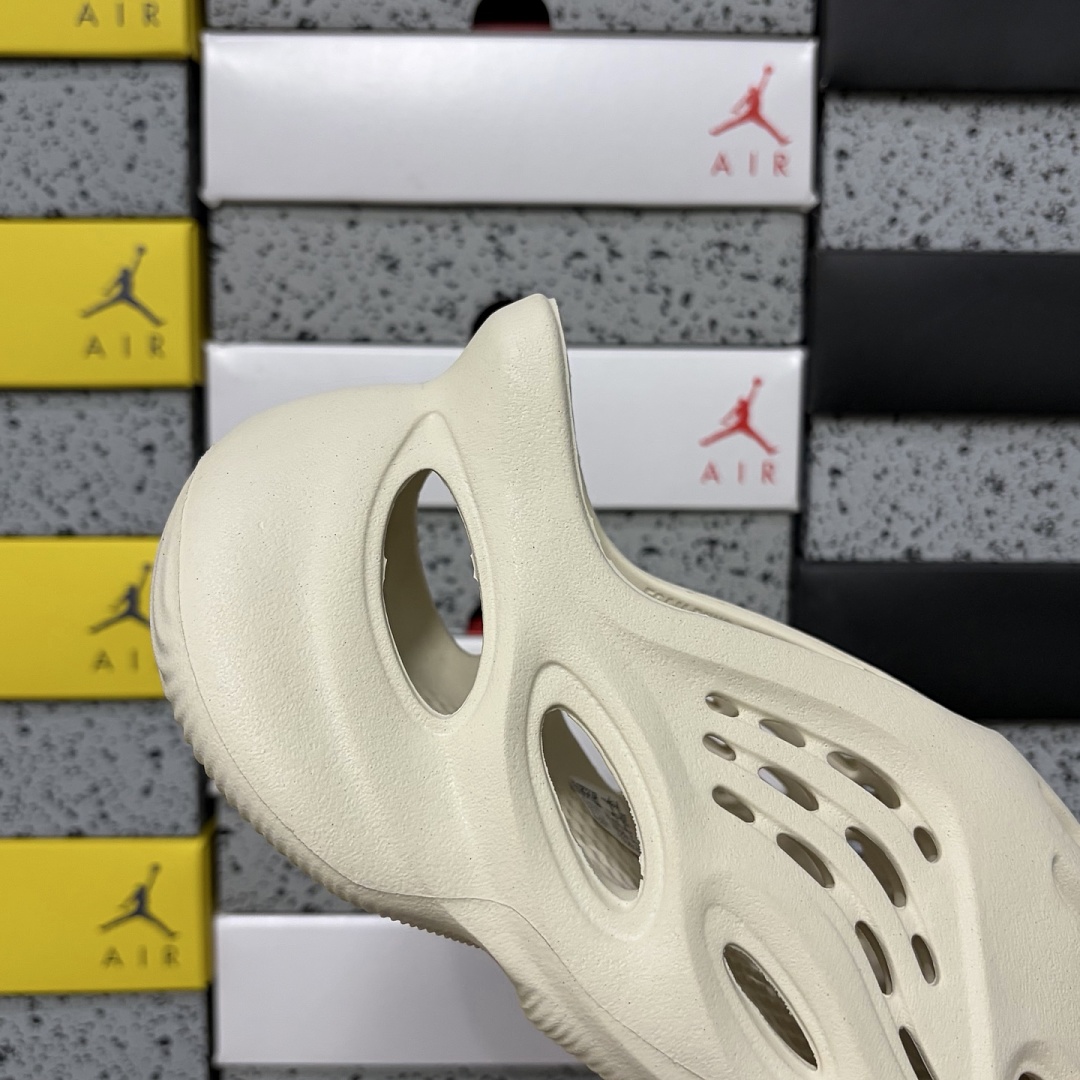 Adidas Yeezy Foam RNNR Sand Clogs - Image 8