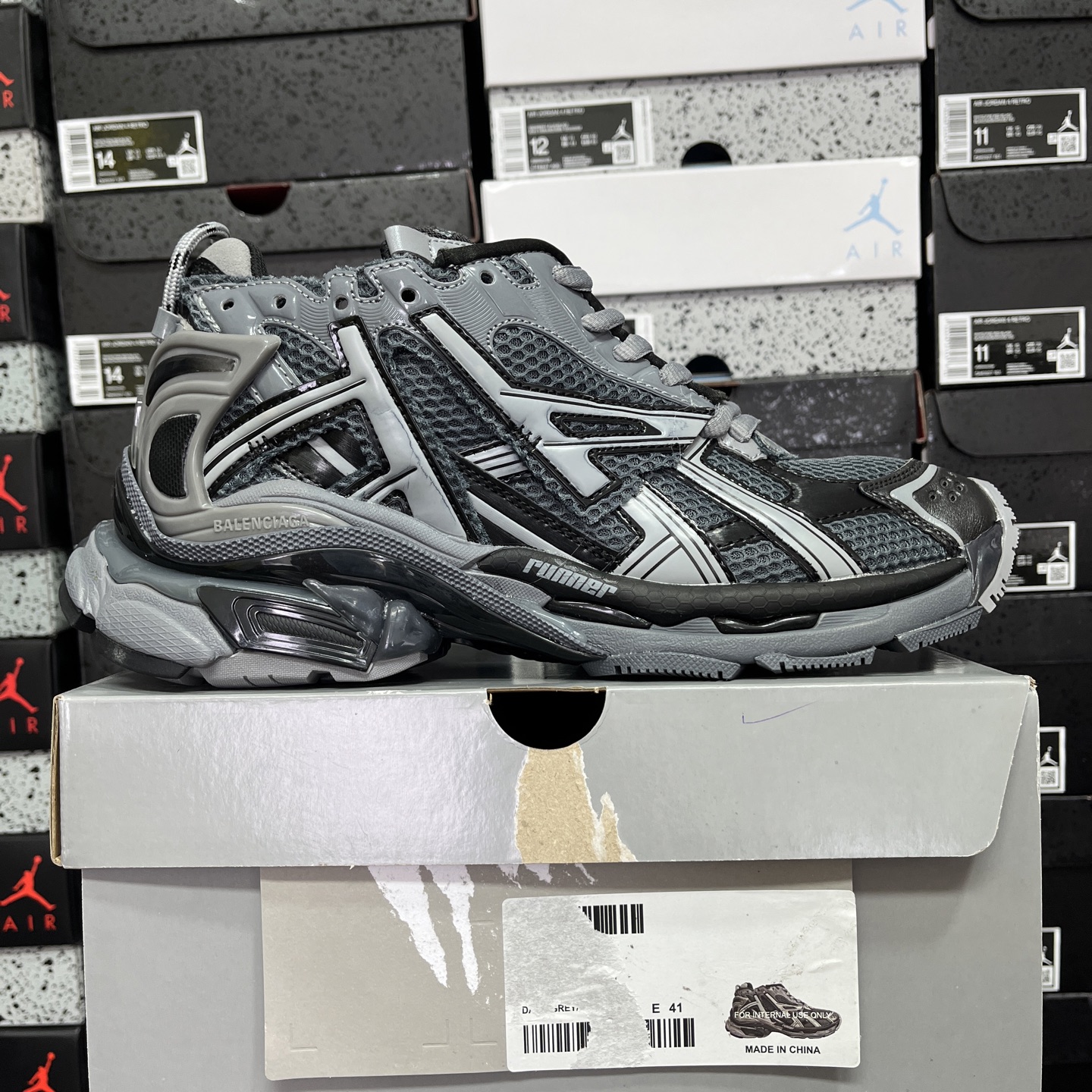 Balenciaga BLCG Runner 7.0 - Image 11