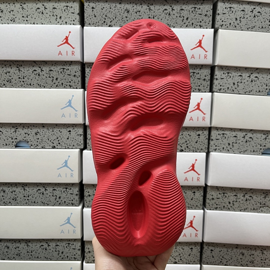 Adidas Slide/Foam Runner - Image 111