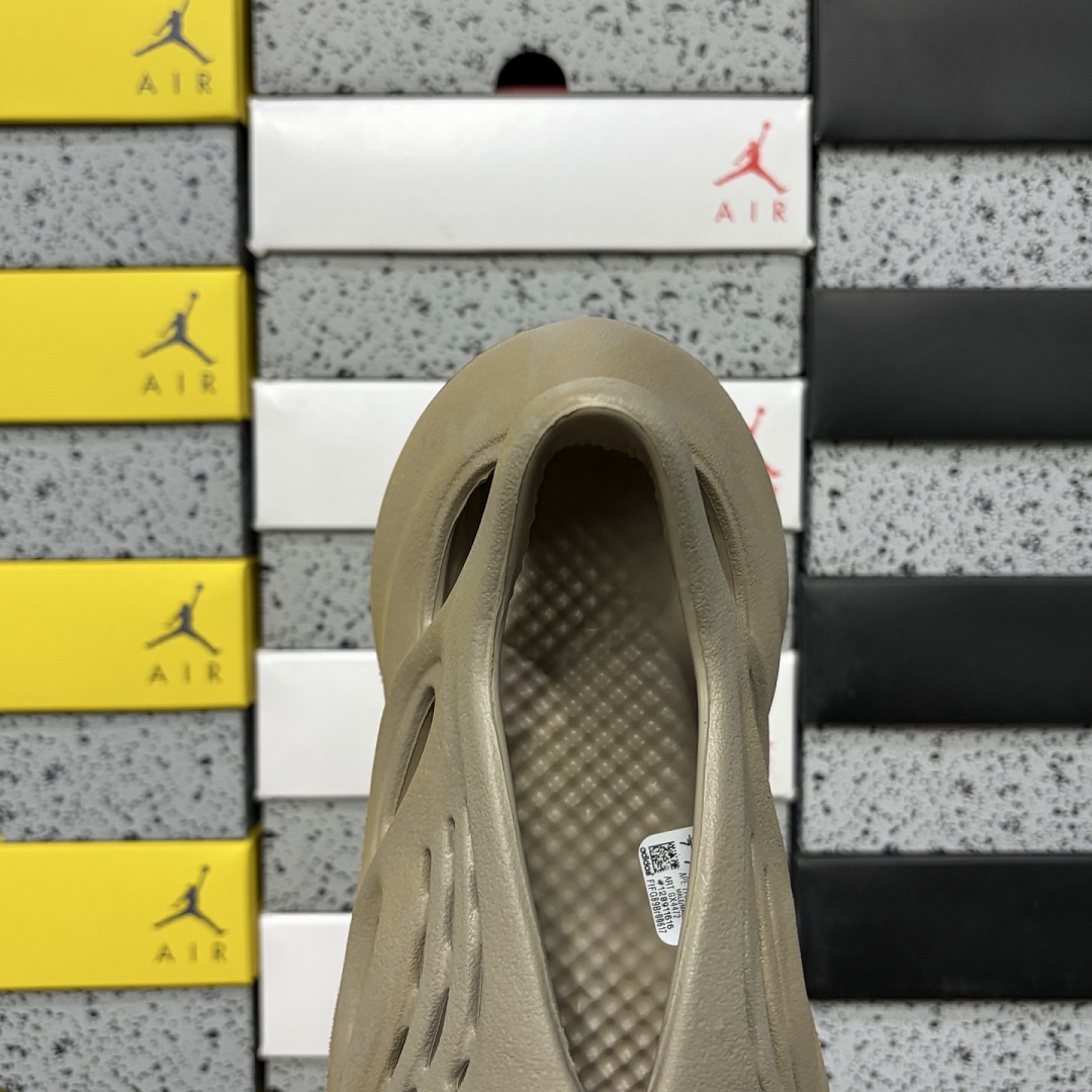 Adidas Yeezy Foam RNNR Stone Sage Clogs - Image 5