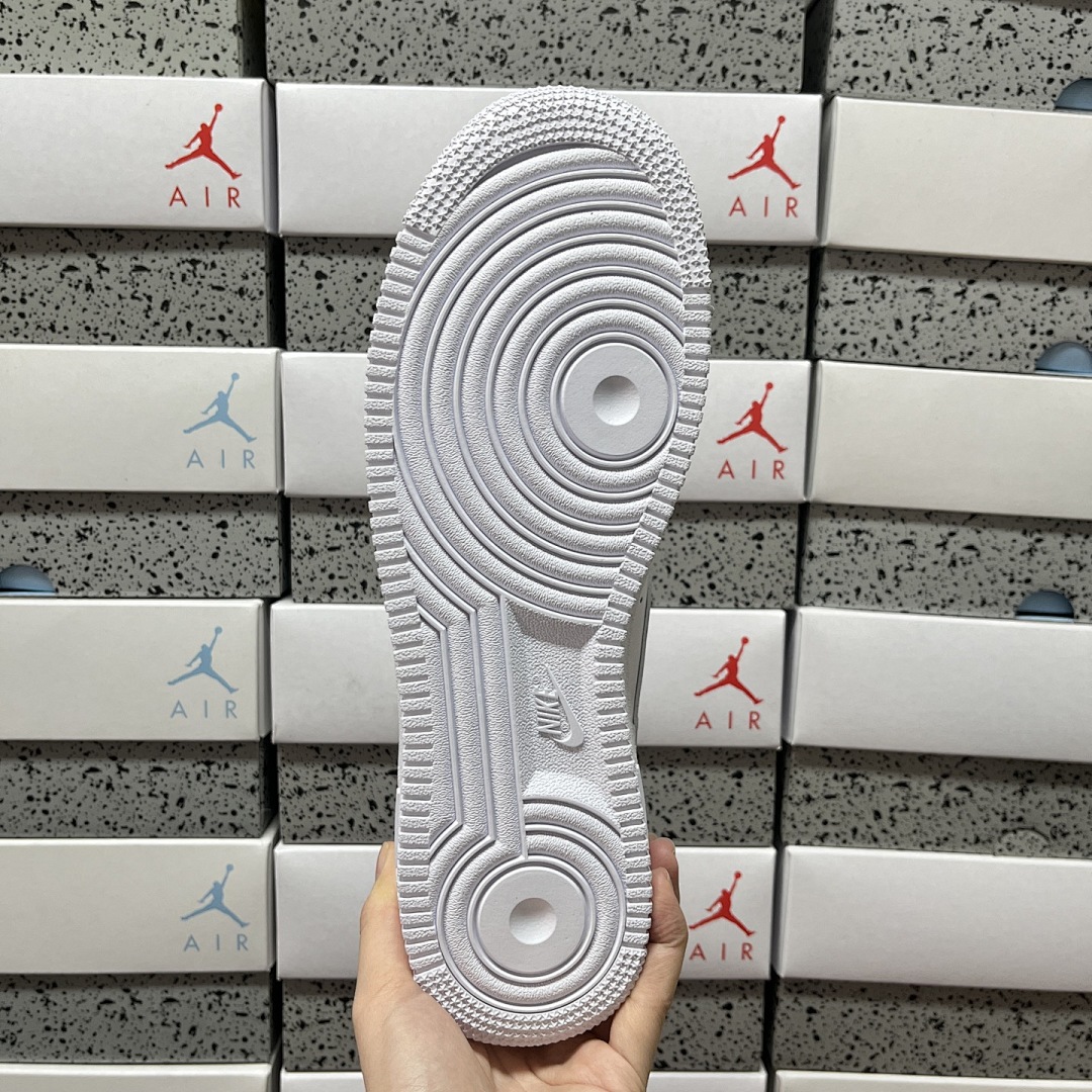 Nike Air Force 1 Low Supreme (White) - Image 3